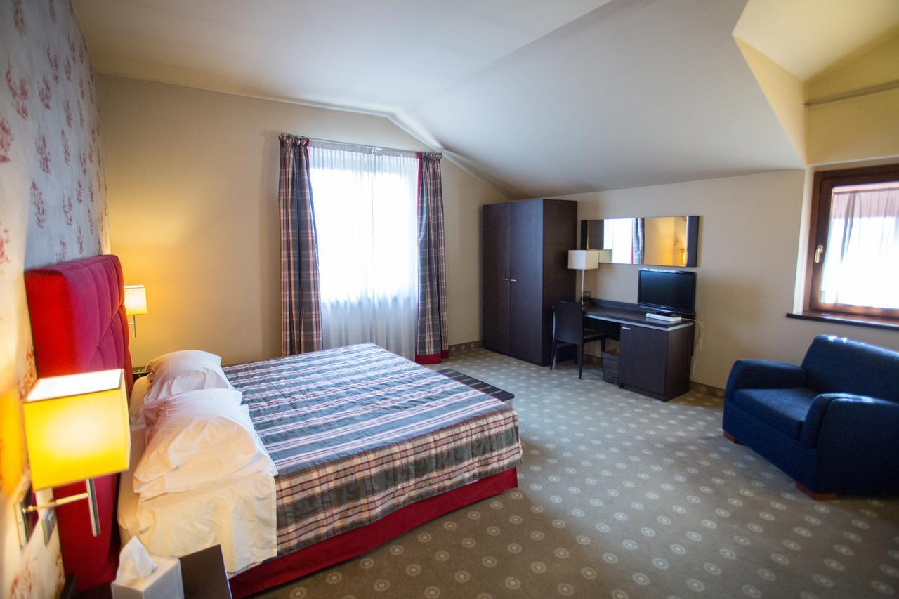 Hotel Fortyfive Chivasso Zewnętrze zdjęcie