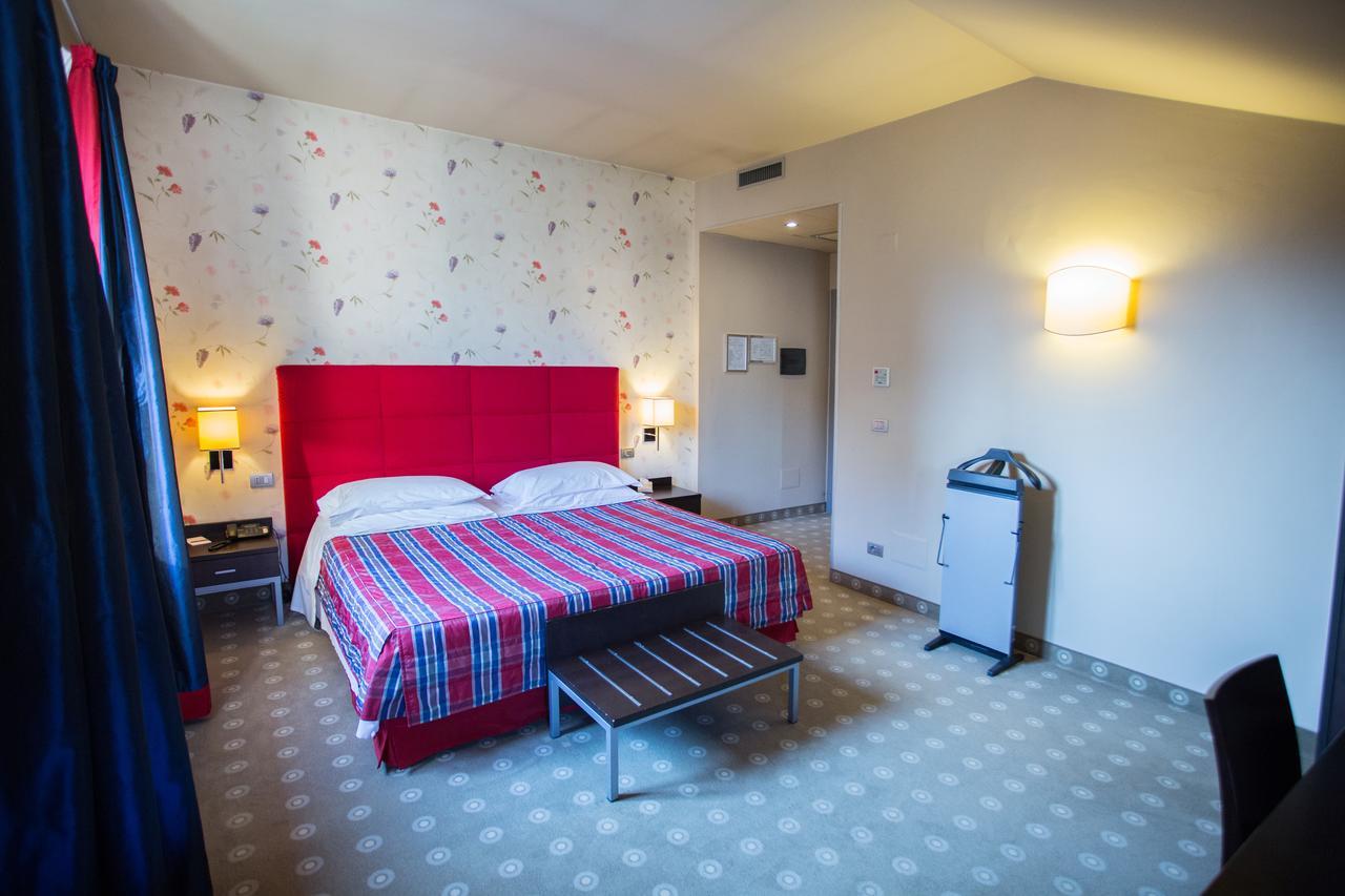 Hotel Fortyfive Chivasso Zewnętrze zdjęcie