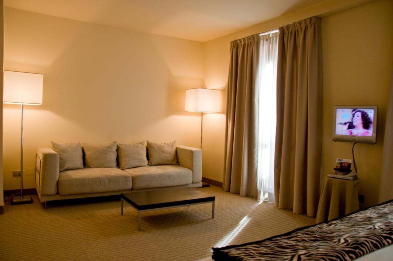 Hotel Fortyfive Chivasso Zewnętrze zdjęcie